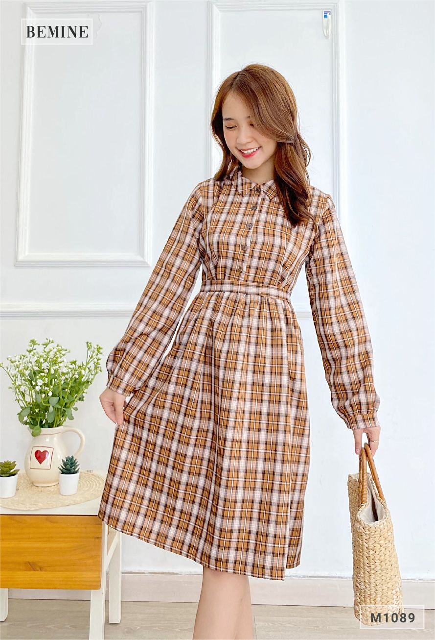 M1089CARO - Đầm cổ lá sen nút gỗ