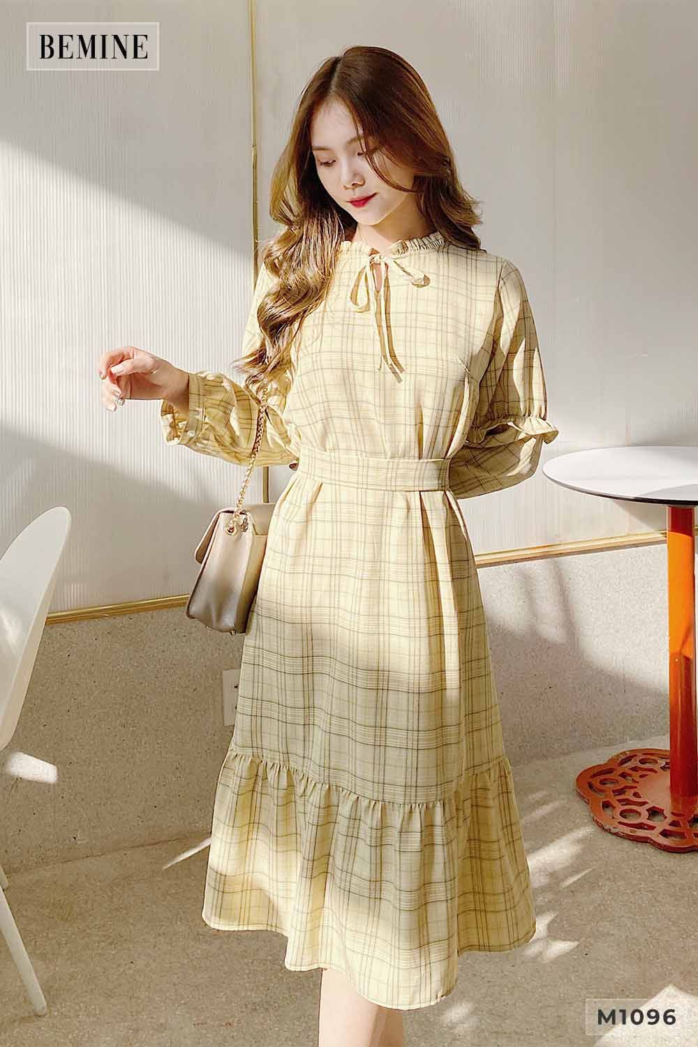 M1096VANG - Đầm nơ cổ cột dây eo