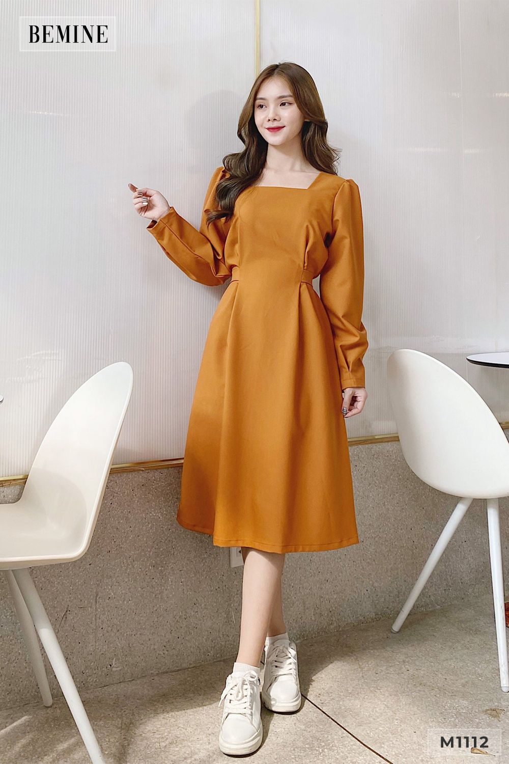 M1112NAU - Đầm cổ U cột dây eo