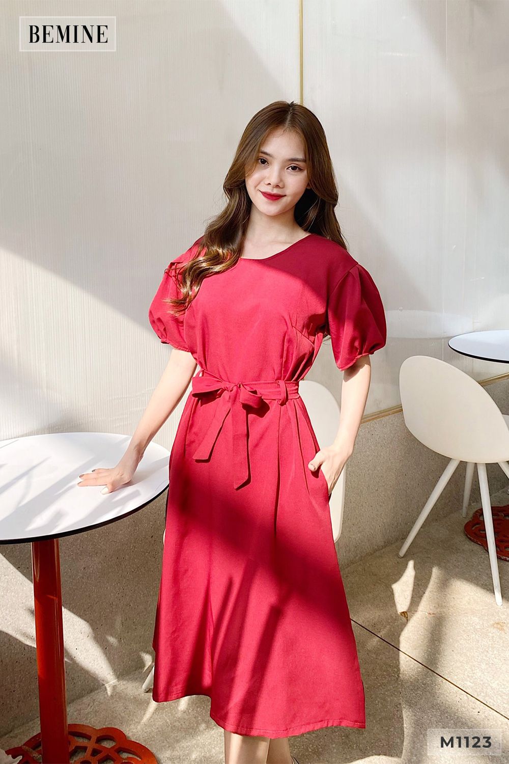 M1123DO - Đầm cổ tròn xếp ly tay phồng