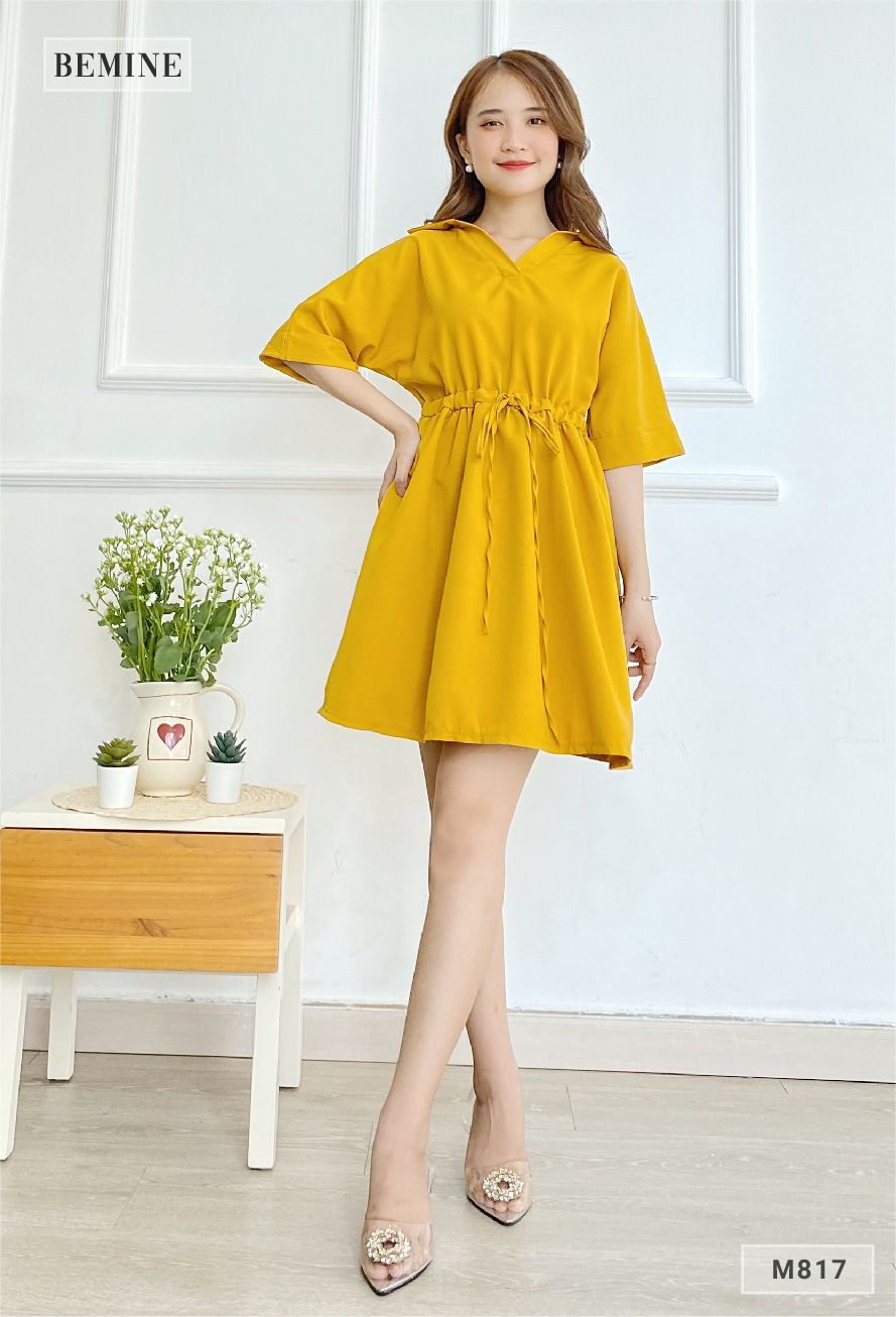 M817VANG - Đầm vàng rút dây eo Cổ trụ