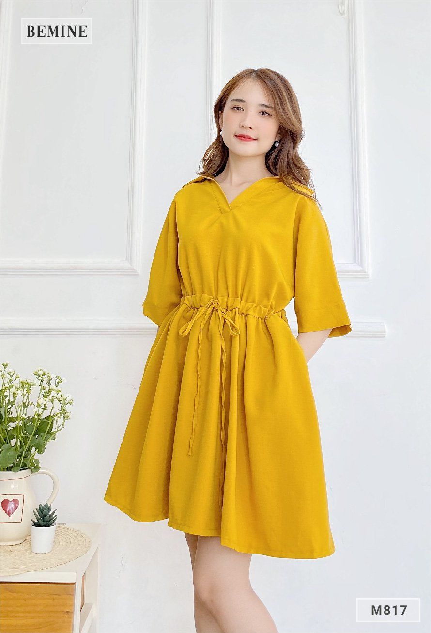 M817VANG - Đầm vàng rút dây eo Cổ trụ