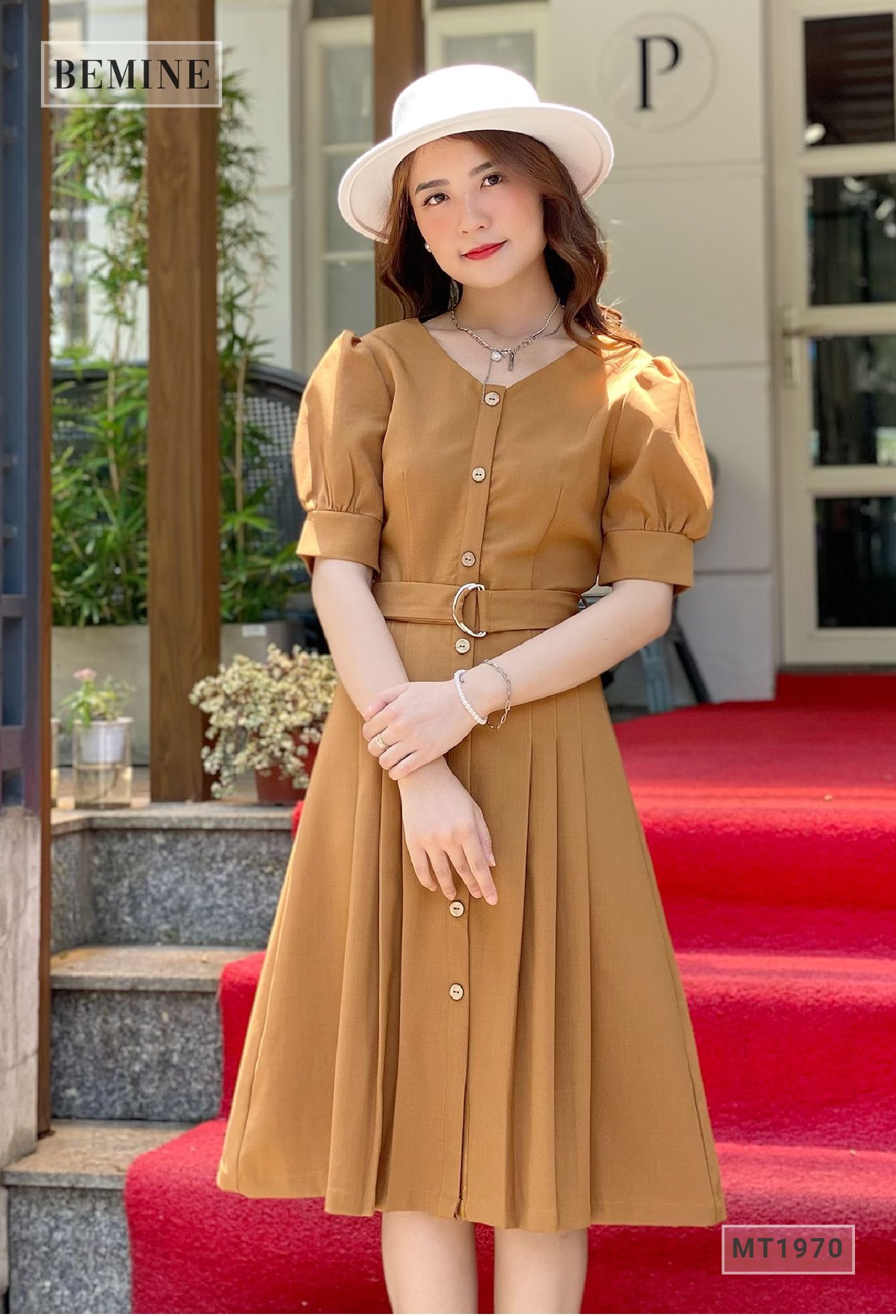 MT1970NAU - Đầm cổ tim tay bồng khoen eo