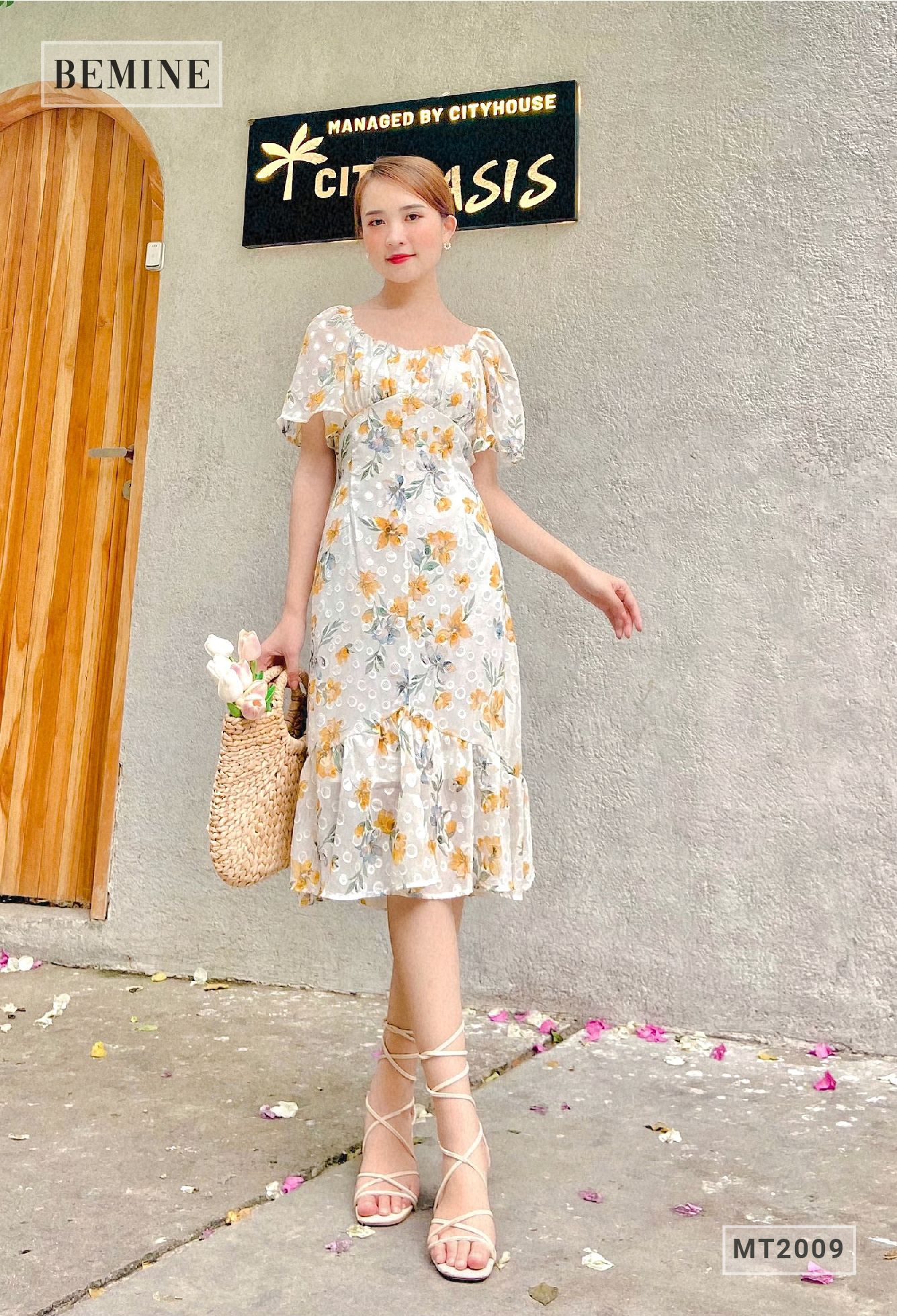 MT2009VANG - Đầm hoa ly ngực tùng đuôi cá