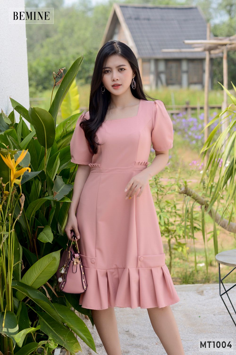 MT1004HONG - Đầm xếp 2 bên đính nút bọc