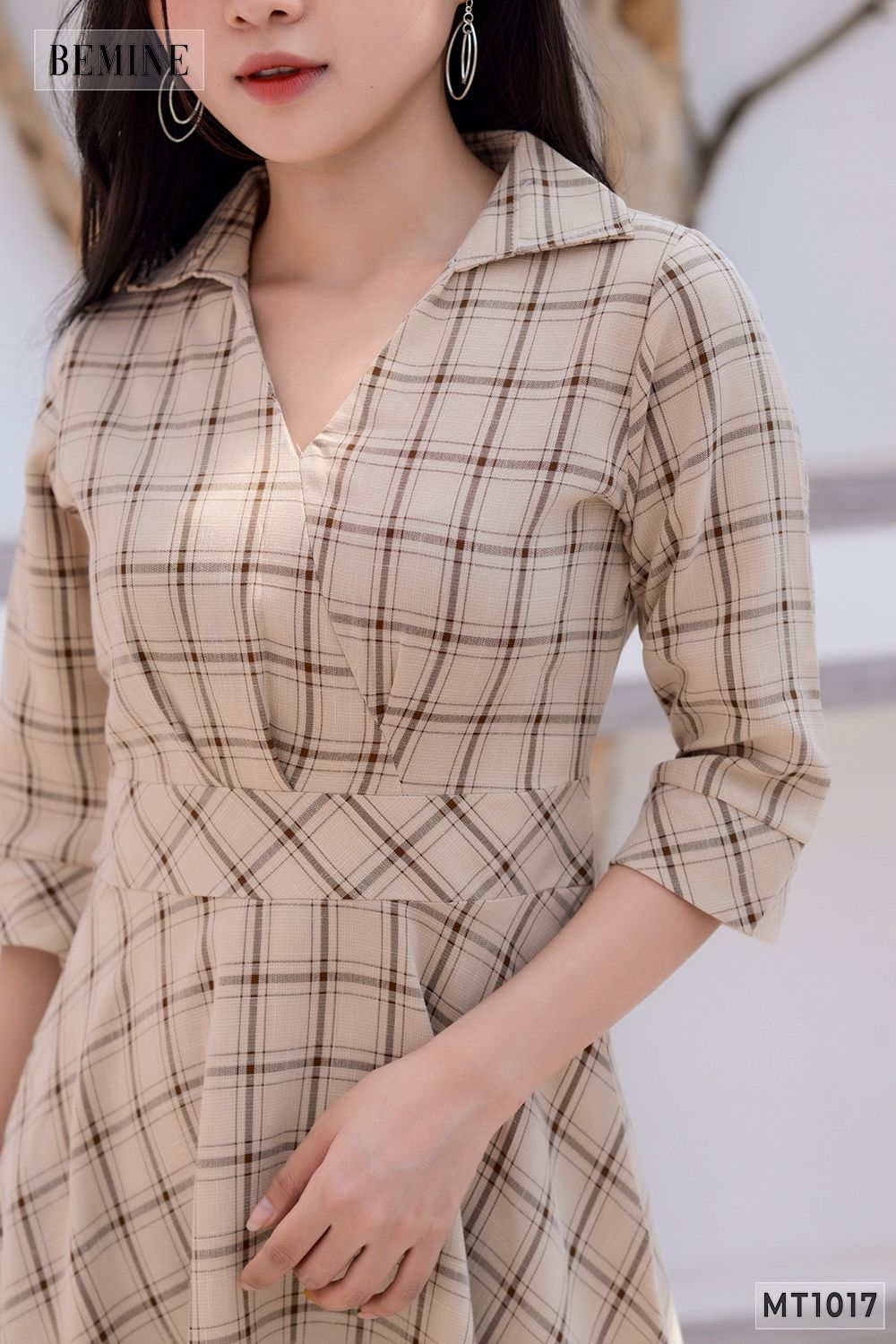 MT1017NAU - Đầm caro cổ đắp chéo tay lỡ