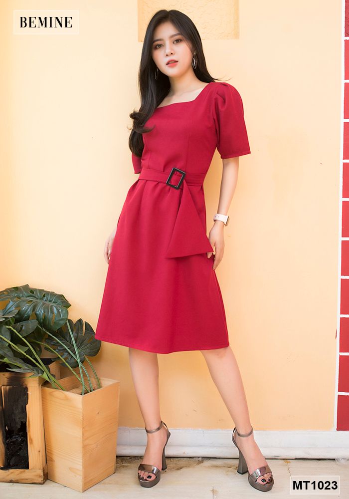 MT1023DO - Đầm cổ vuông táp D