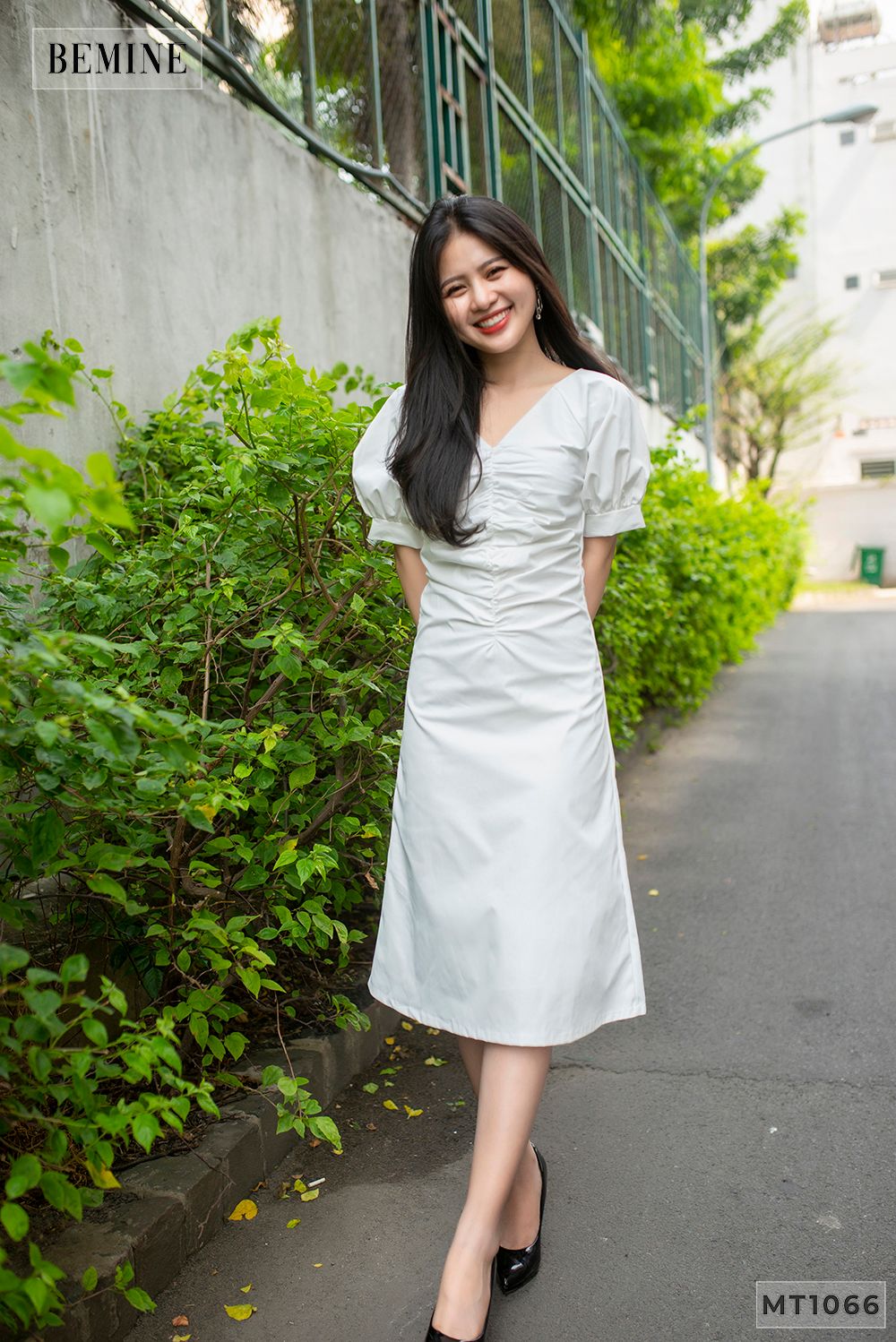 MT1066TRANG - Đầm 2 lớp cổ V nhúng thun