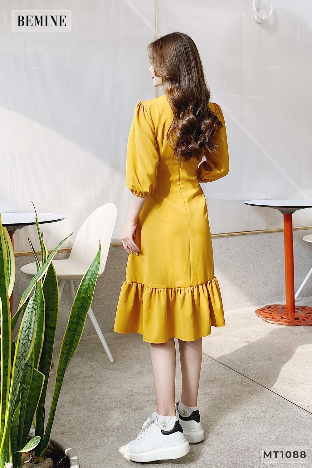 MT1088VANG - Đầm lá cổ nhún bèo