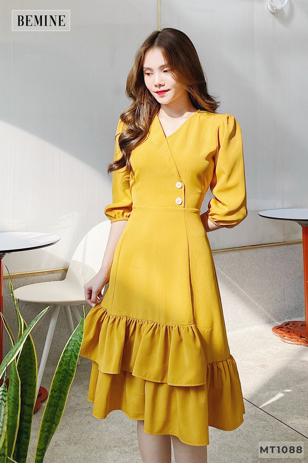 MT1088VANG - Đầm lá cổ nhún bèo
