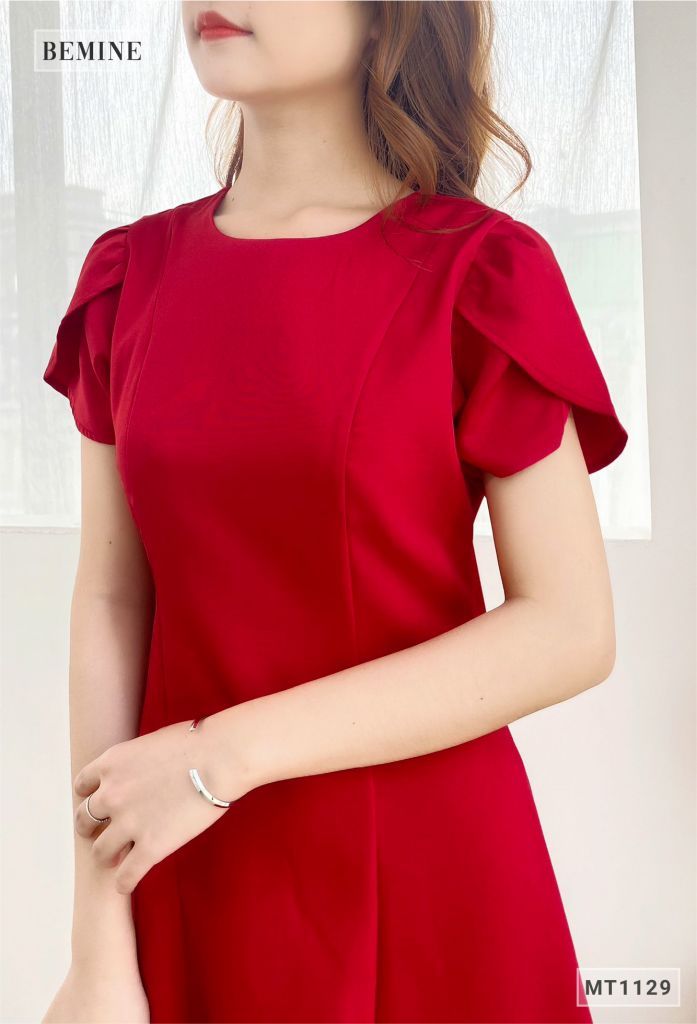 MT1129DO - Đầm cổ Vich tay búp