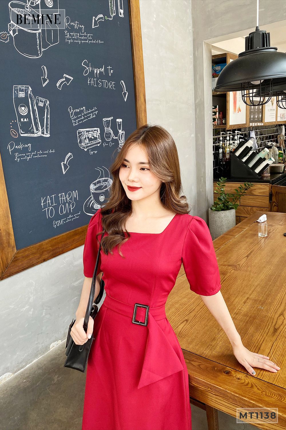 MT1138DO - Đầm cổ vuông táp D