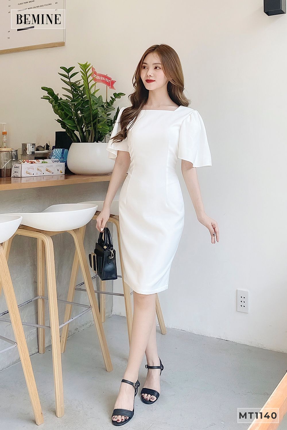 MT1140TRANG - Đầm suông tay phồng cổ vuông