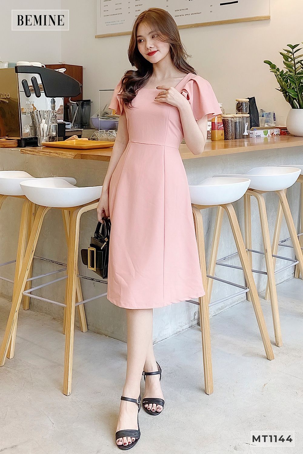 MT1144HONG - Đầm cổ vuông tay cánh tiên