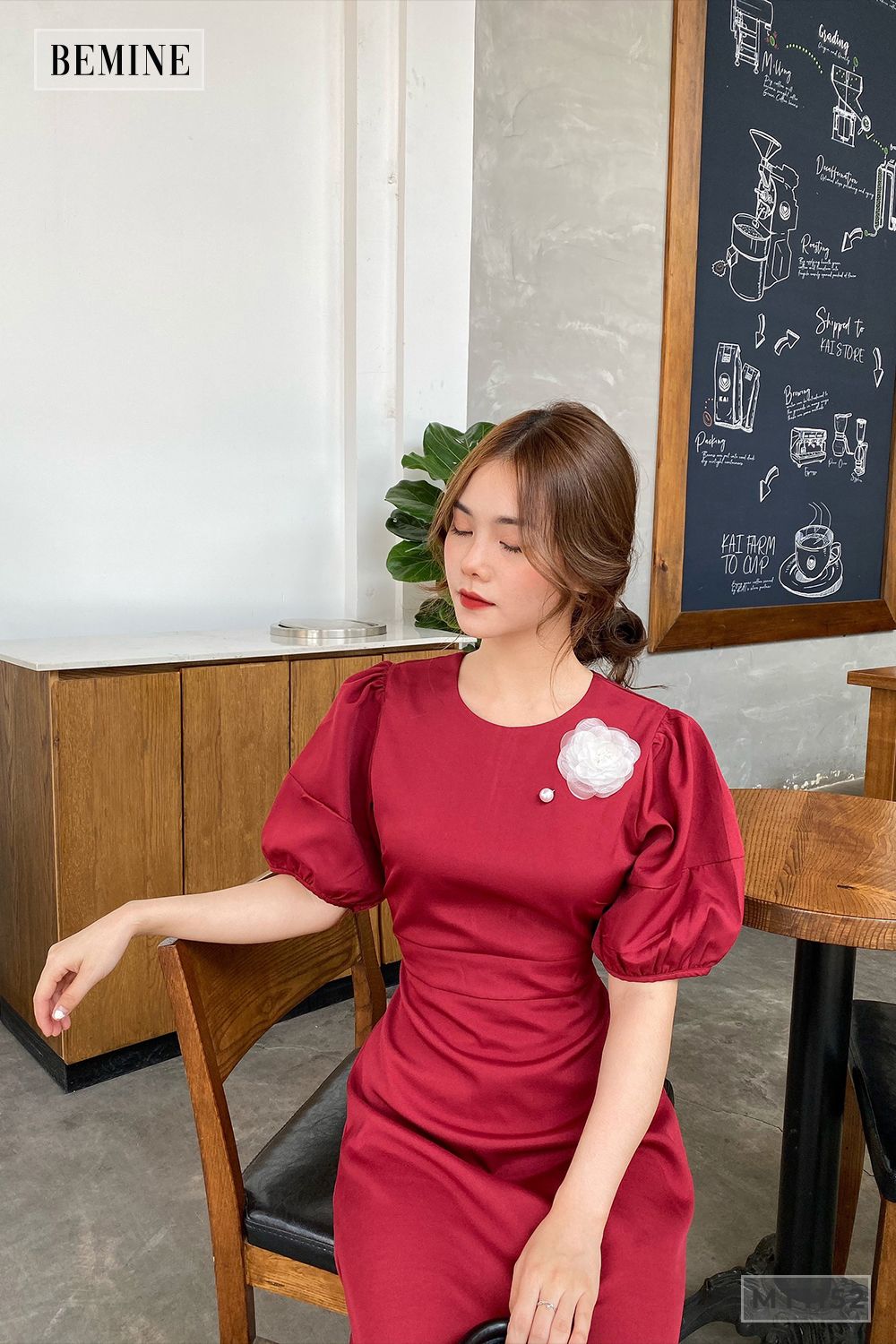 MT1152DO - Đầm hoa ngực đính châu