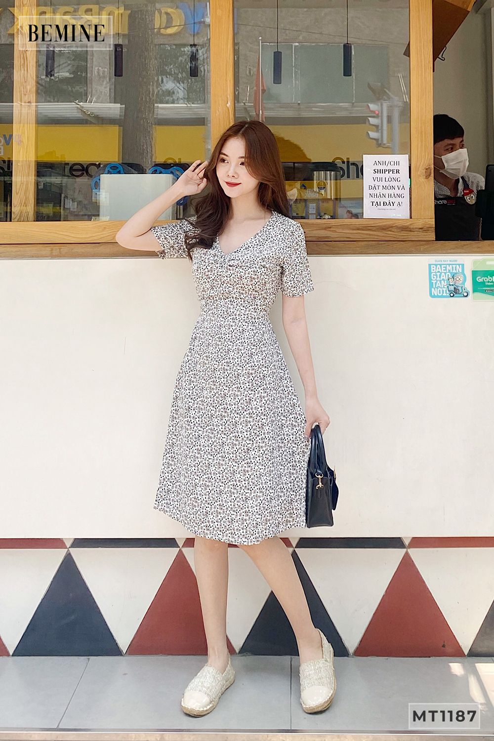 MT1187TRANG - Đầm hoa cổ tym nhún ngực