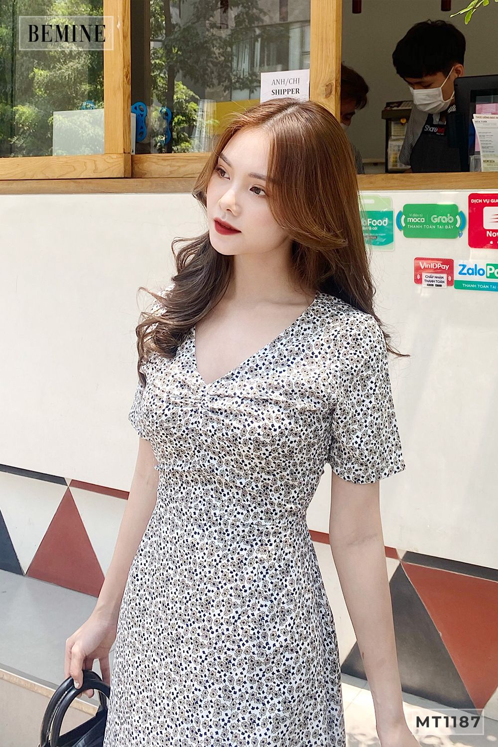 MT1187TRANG - Đầm hoa cổ tym nhún ngực
