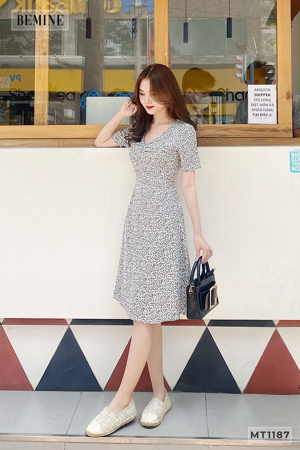 MT1187TRANG - Đầm hoa cổ tym nhún ngực
