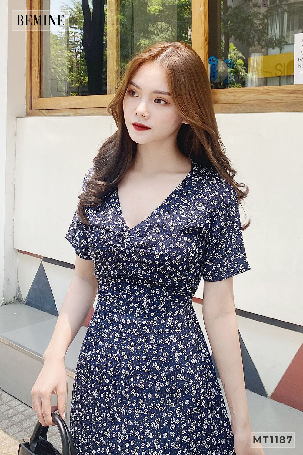 MT1187DEN - Đầm hoa cổ tym nhún ngực