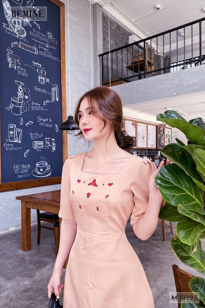 MT1195DA - Đầm cổ vuông thêu hoa