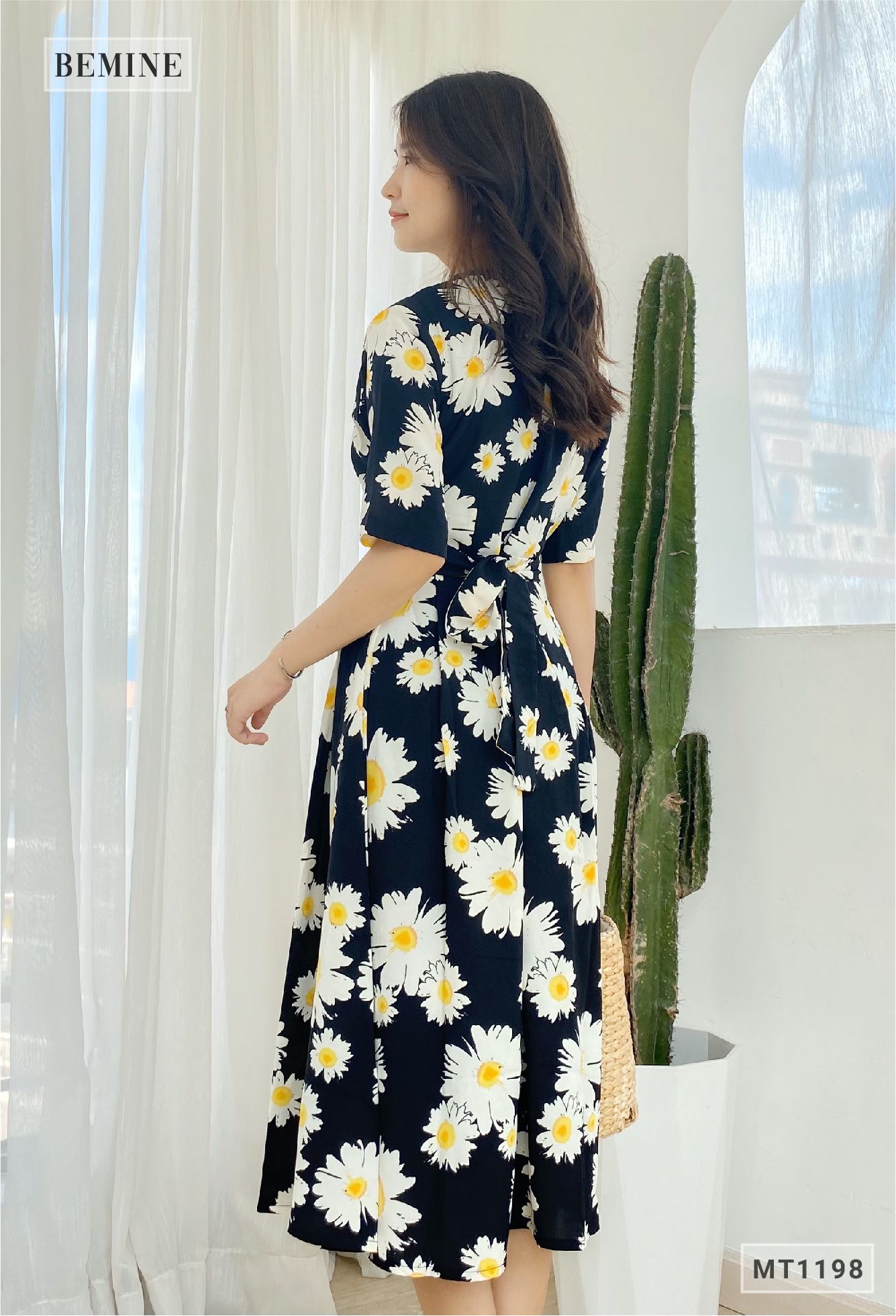 MT1198DEN - Đầm hoa xòe cổ đắp chéo