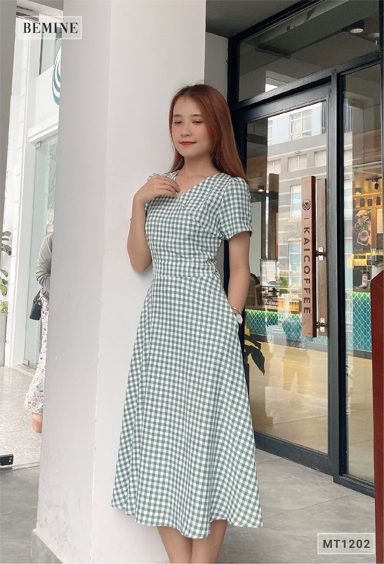 MT1202XANH - Đầm caro đắp chéo ngực