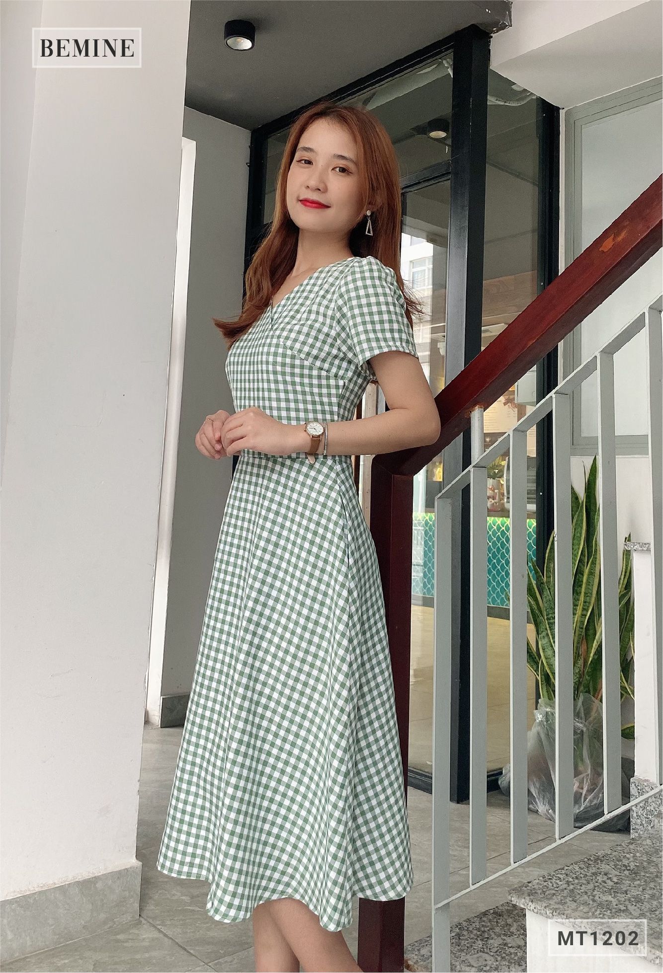 MT1202XANH - Đầm caro đắp chéo ngực