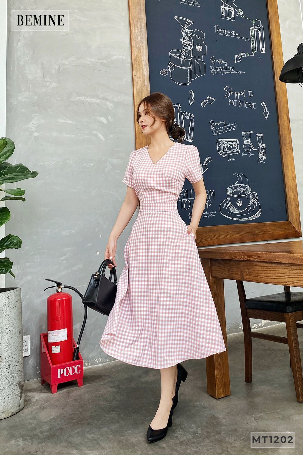 MT1202HONG - Đầm caro đắp chéo ngực