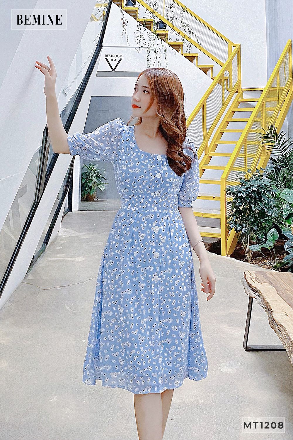 MT1208XANH - Đầm hoa cổ tròn đính nút trụ