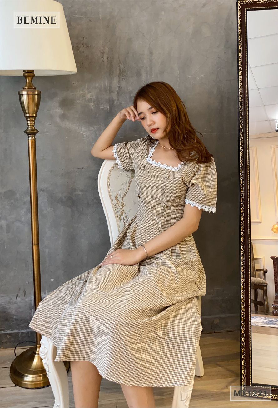 MT1221NAU - Đầm caro 4 nút ren tay cổ
