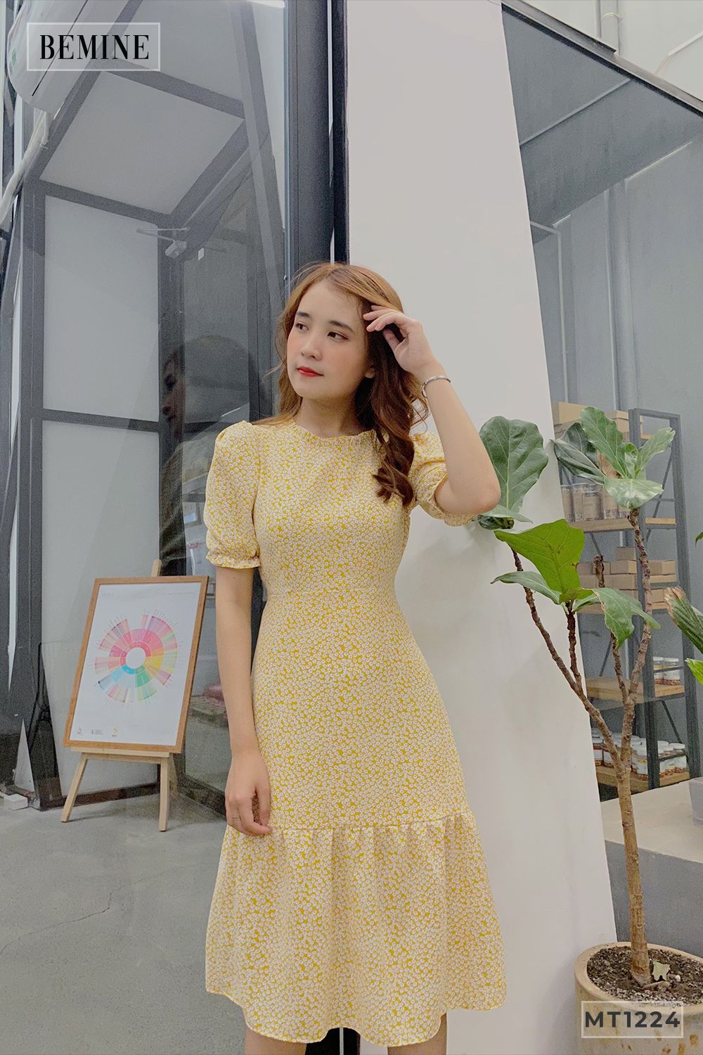 MT1224VANG - Đầm bông đuôi cá bèo cổ