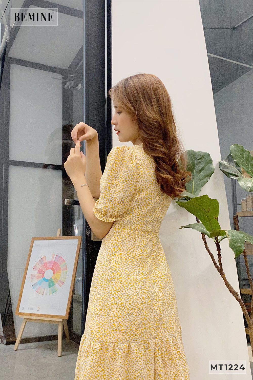 MT1224VANG - Đầm bông đuôi cá bèo cổ