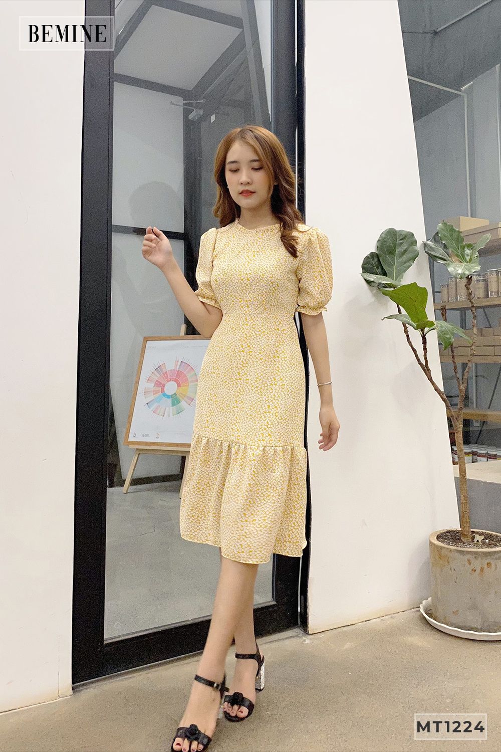 MT1224VANG - Đầm bông đuôi cá bèo cổ