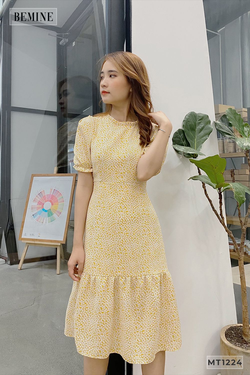 MT1224VANG - Đầm bông đuôi cá bèo cổ