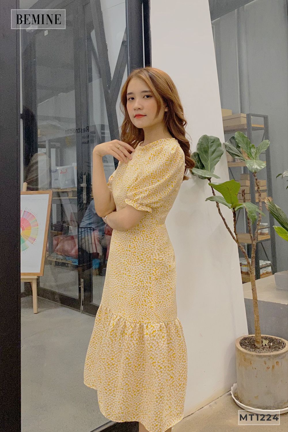 MT1224VANG - Đầm bông đuôi cá bèo cổ