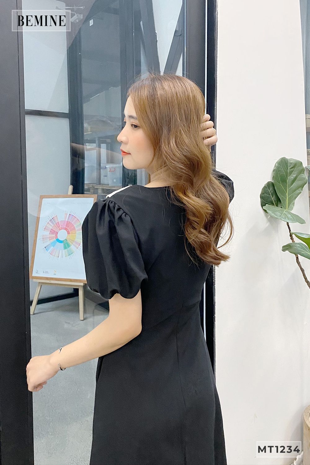 MT1234DEN - Đầm tay nhún phối cổ