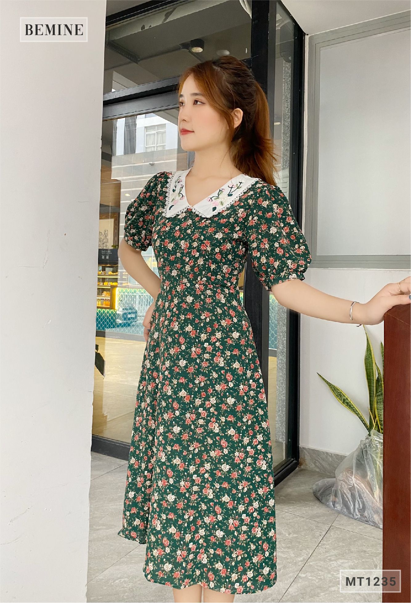 MT1235REU - Đầm hoa phối cổ thêu