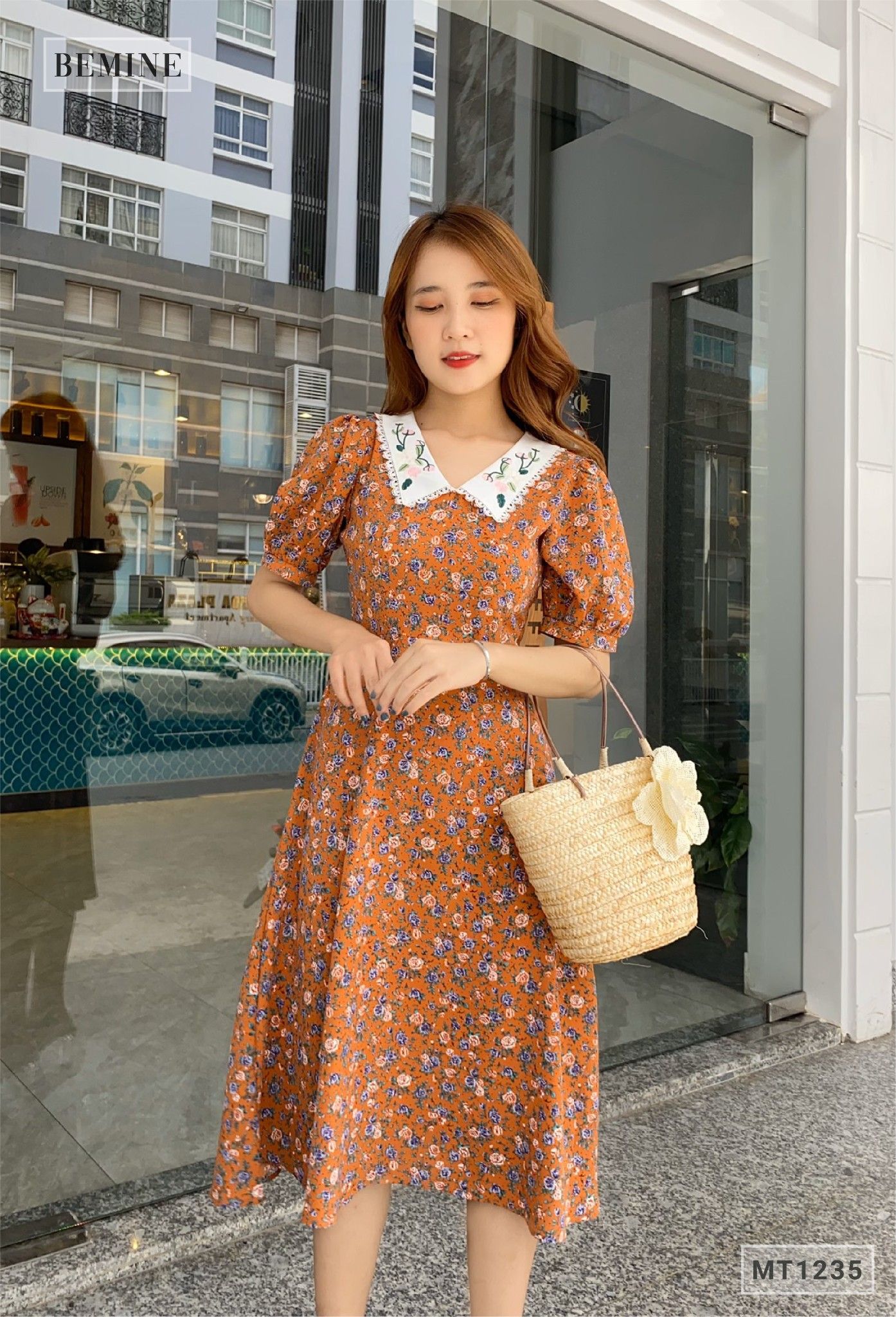 MT1235GACH - Đầm hoa phối cổ thêu