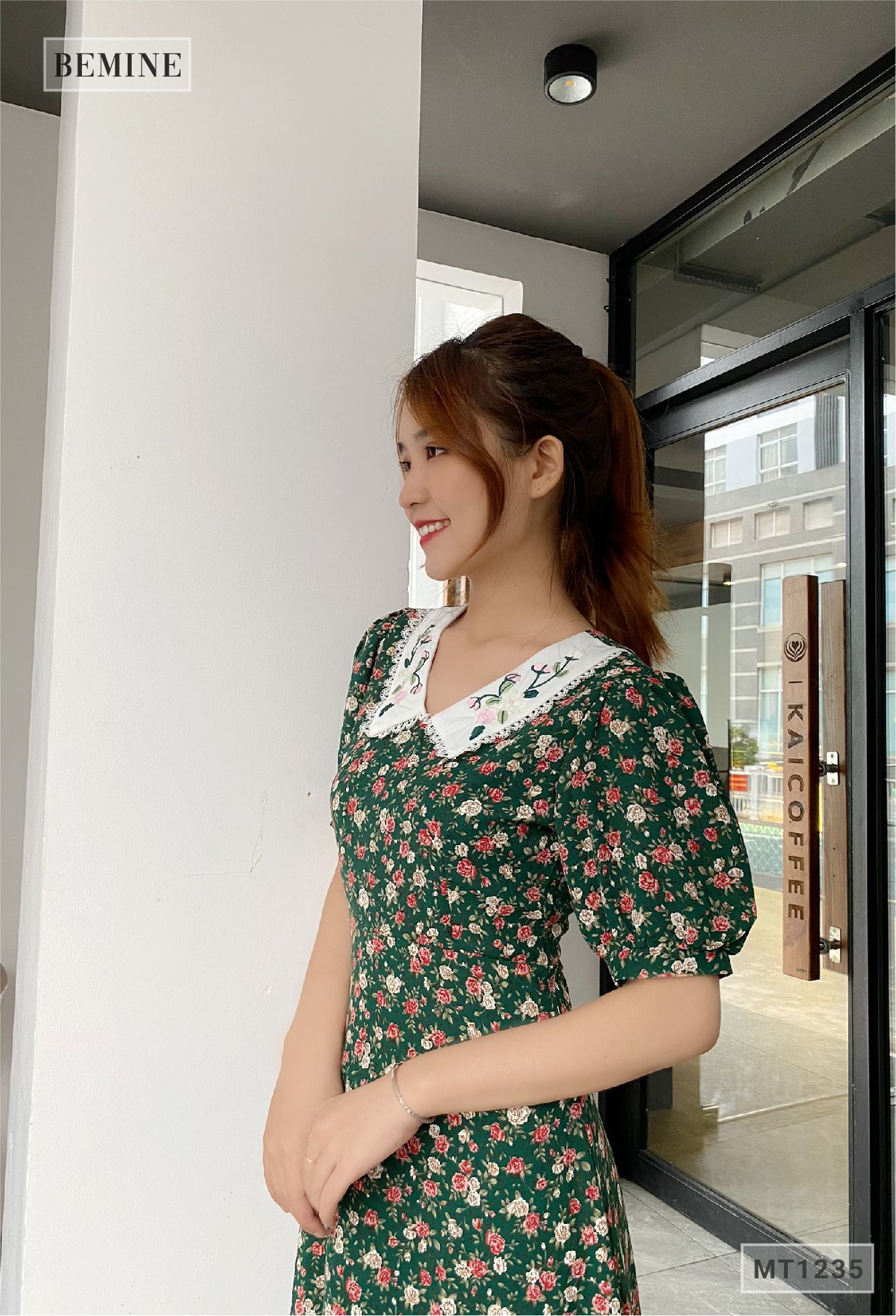 MT1235REU - Đầm hoa phối cổ thêu