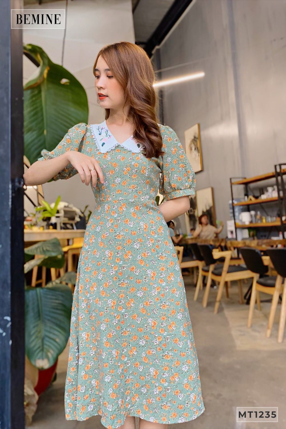 MT1235XANH - Đầm hoa phối cổ thêu