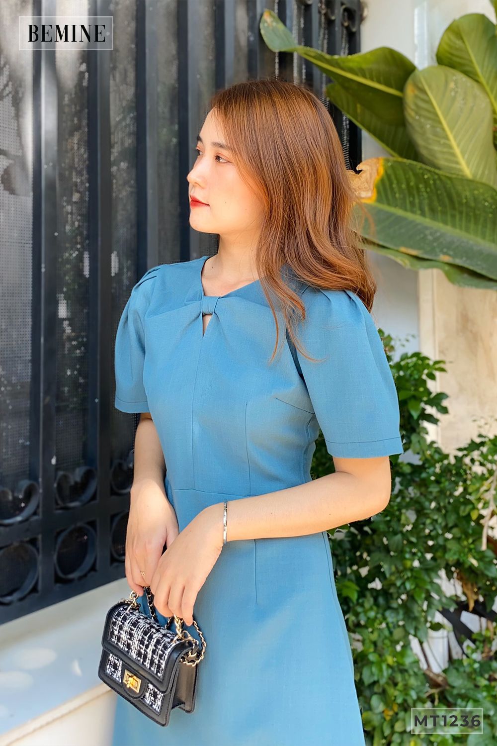 MT1236XANH - Đầm nơ cổ xếp ly tay