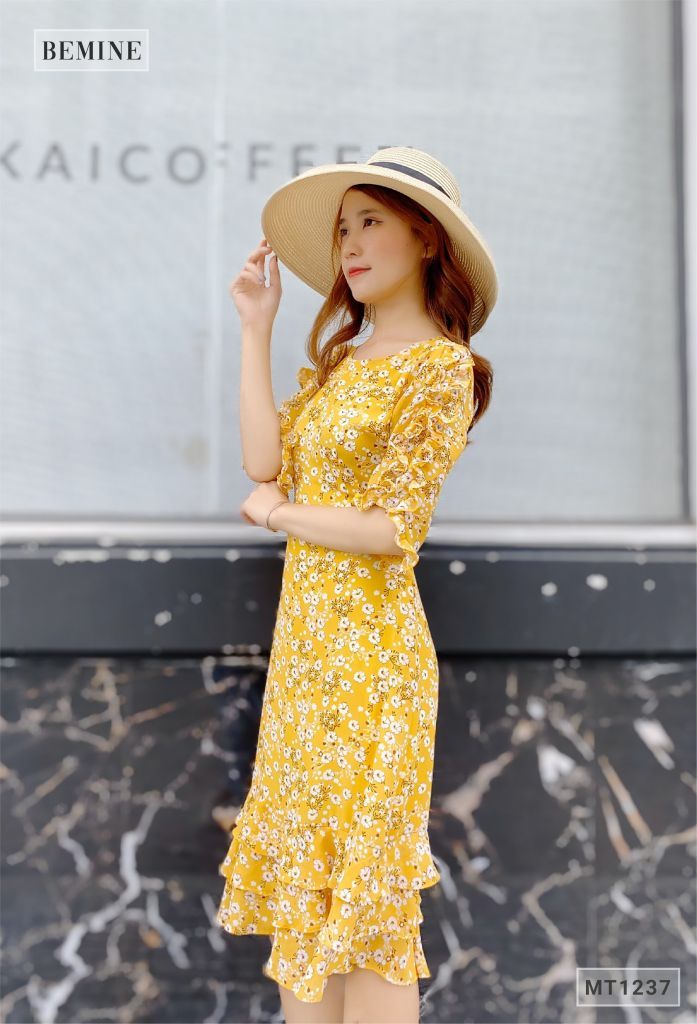 MT1237VANG - Đầm xòe bèo tay đuôi cá