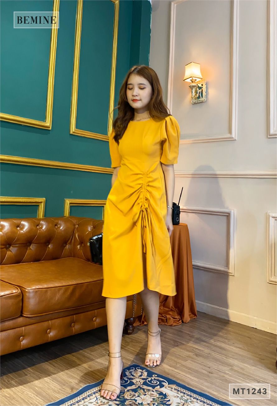 MT1243VANG - Đầm rút hông xếp ly tay