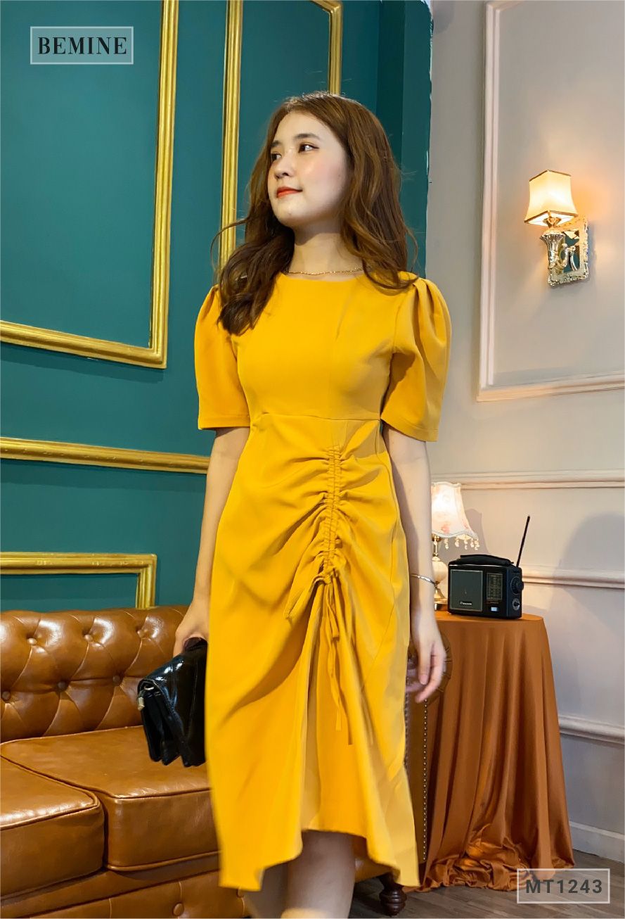 MT1243VANG - Đầm rút hông xếp ly tay