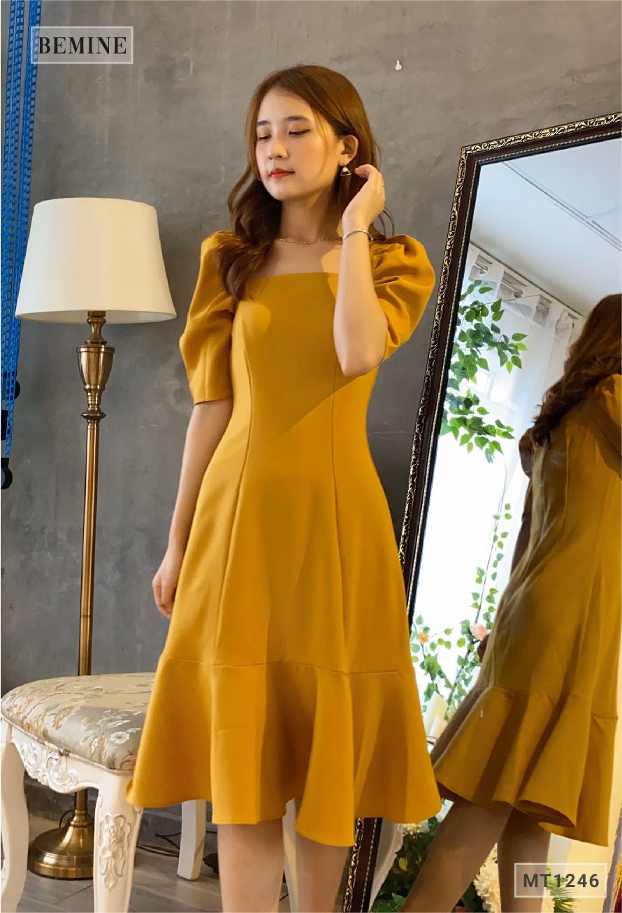 MT1246VANG - Đầm cổ vuông đuôi cá