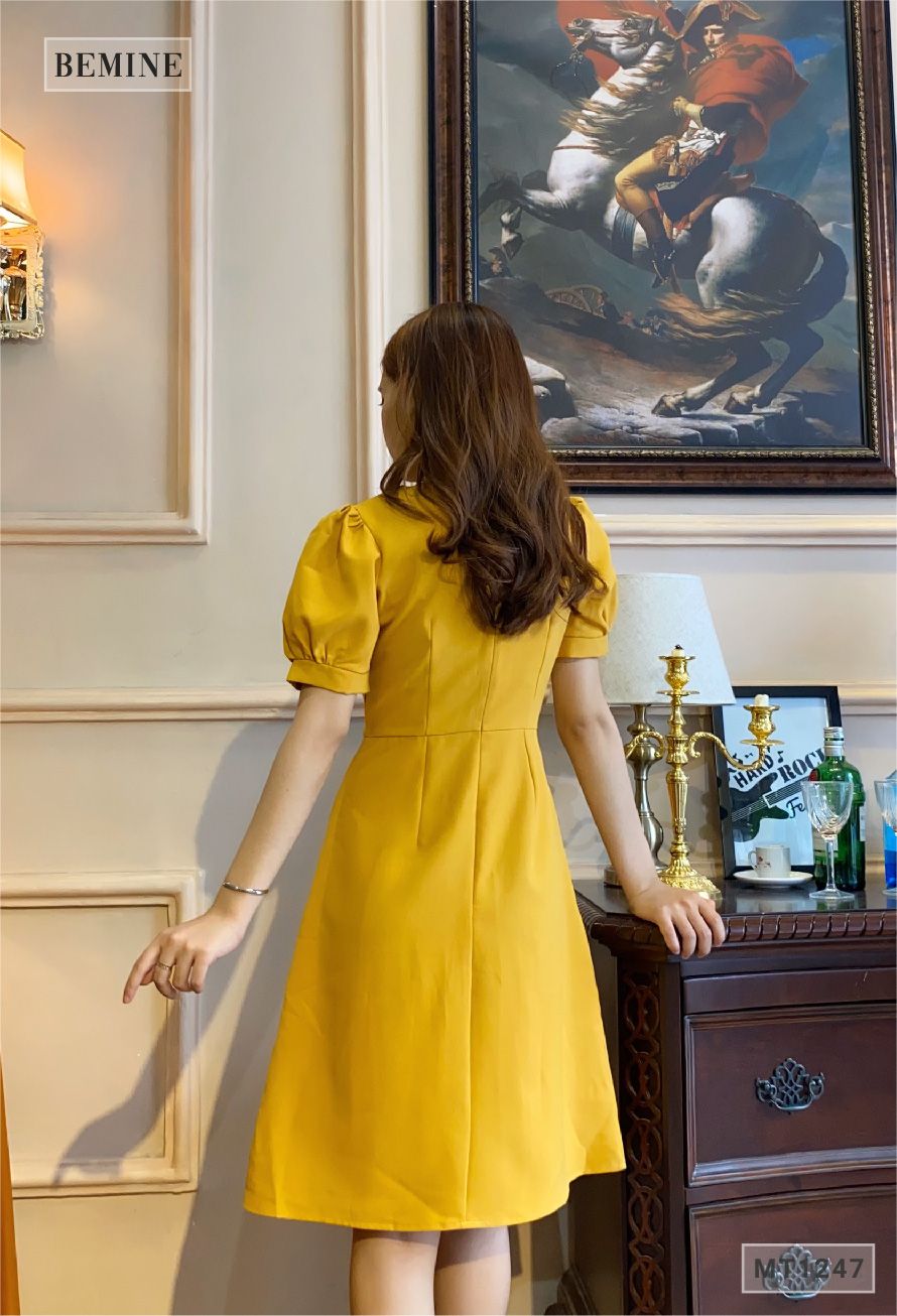 MT1247VANG - Đầm chữ A xếp ly ngực