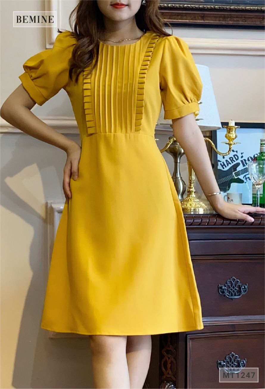 MT1247VANG - Đầm chữ A xếp ly ngực