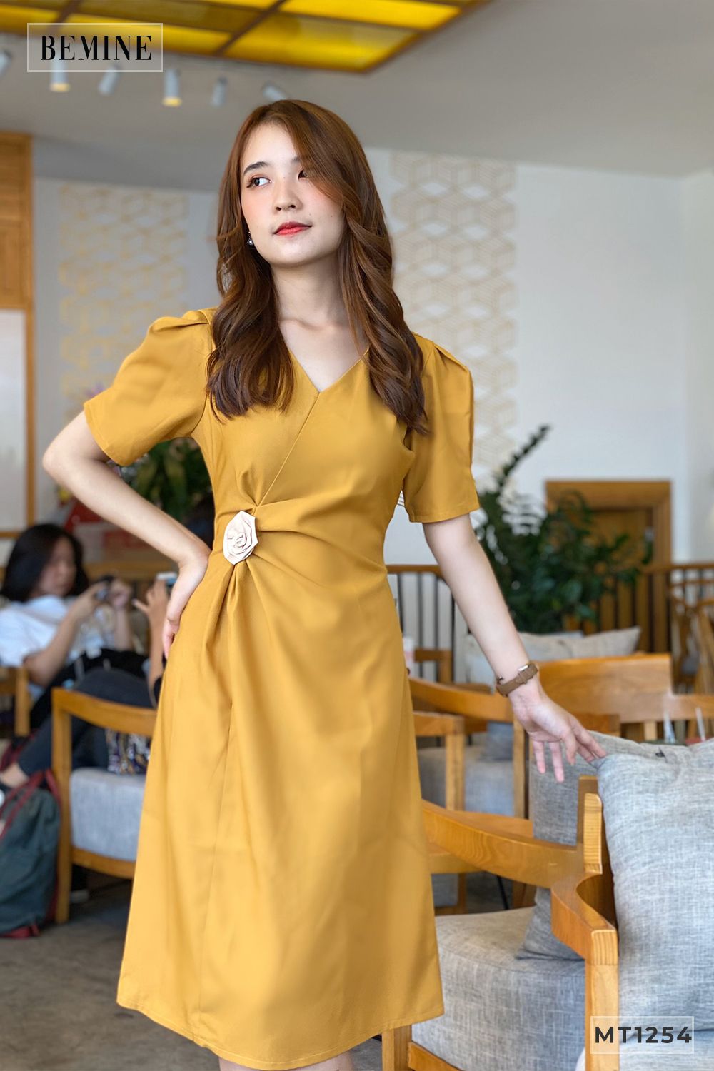 MT1254VANG - Đầm hoa nhúng eo