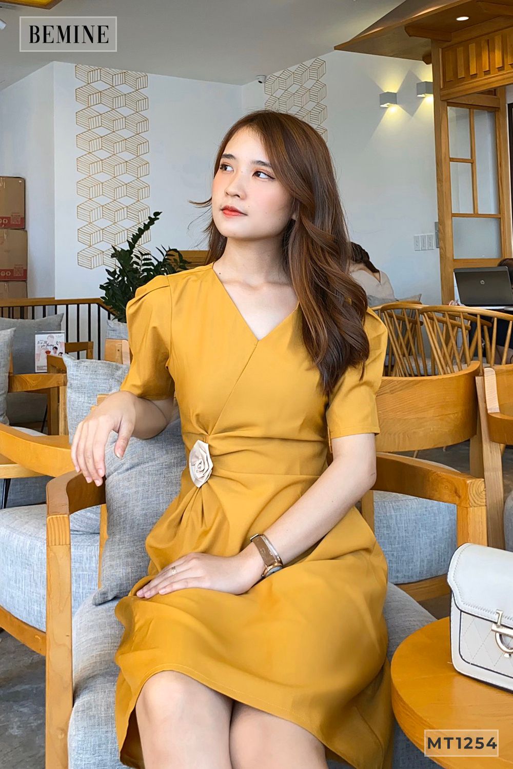 MT1254VANG - Đầm hoa nhúng eo