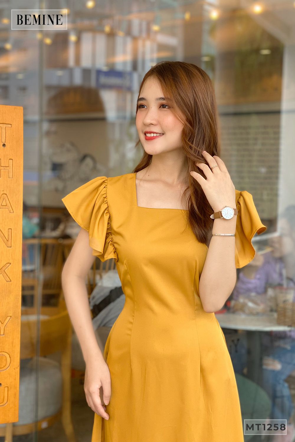 MT1258VANG - Đầm bèo lai tay cánh tiên